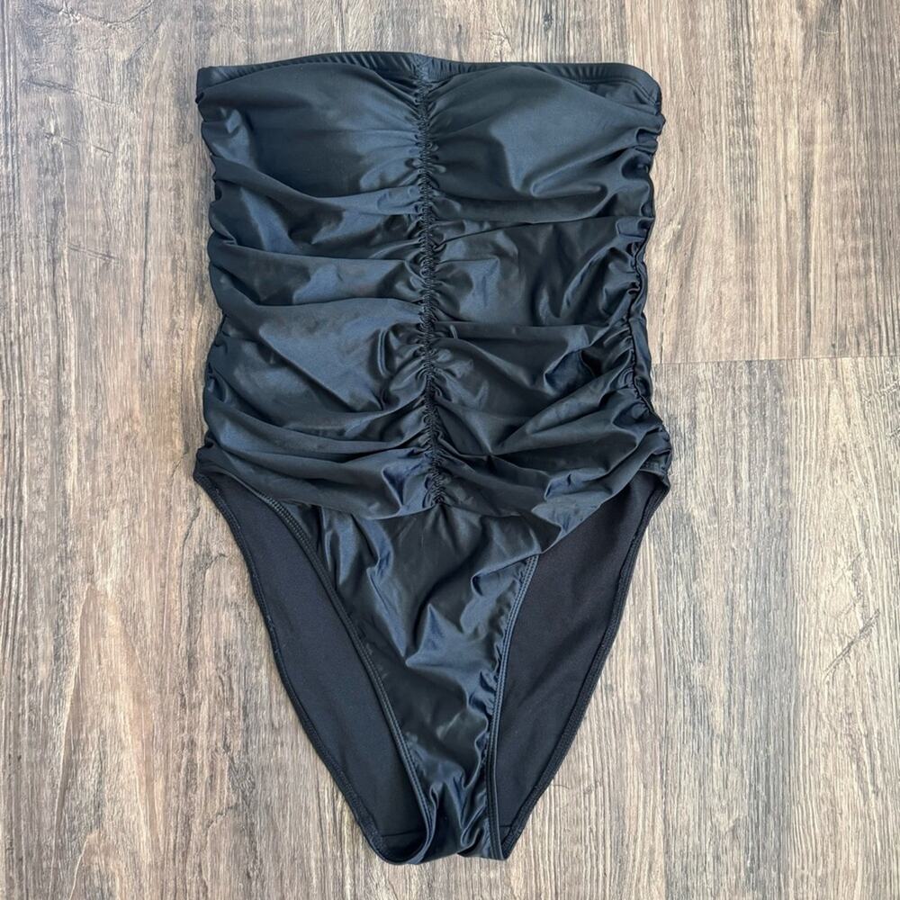 Good American Strapless Ruched One-Piece Swimsuit in Black 2/Medium - Picture 4 of 11